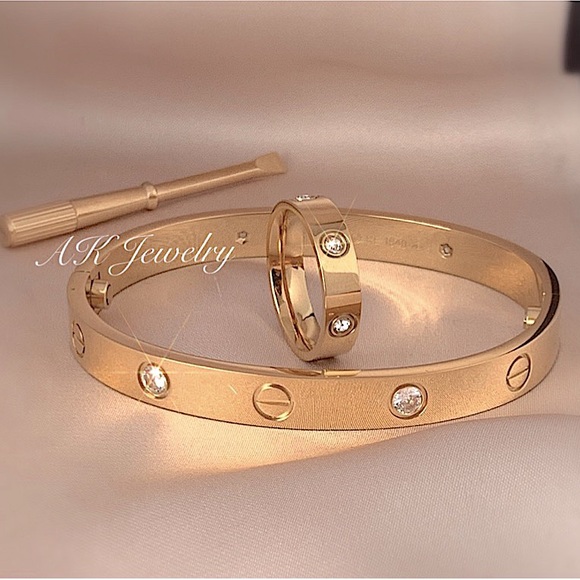 💎18k 2 PC Luxury Ring & Bangle Screw diamond design, Cuff, Bracelet - Picture 3 of 6